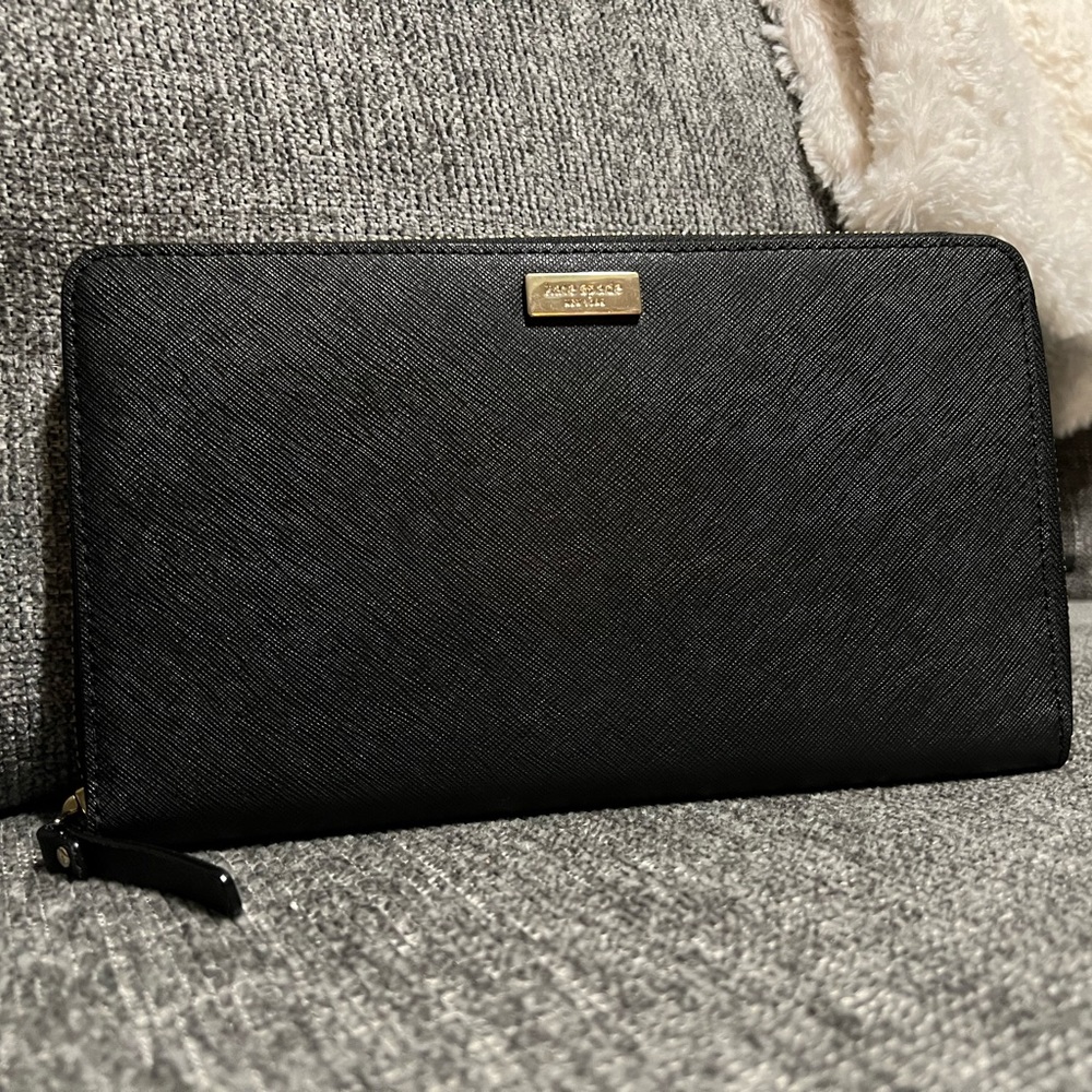 Kate Spade Talla Travel Wallet